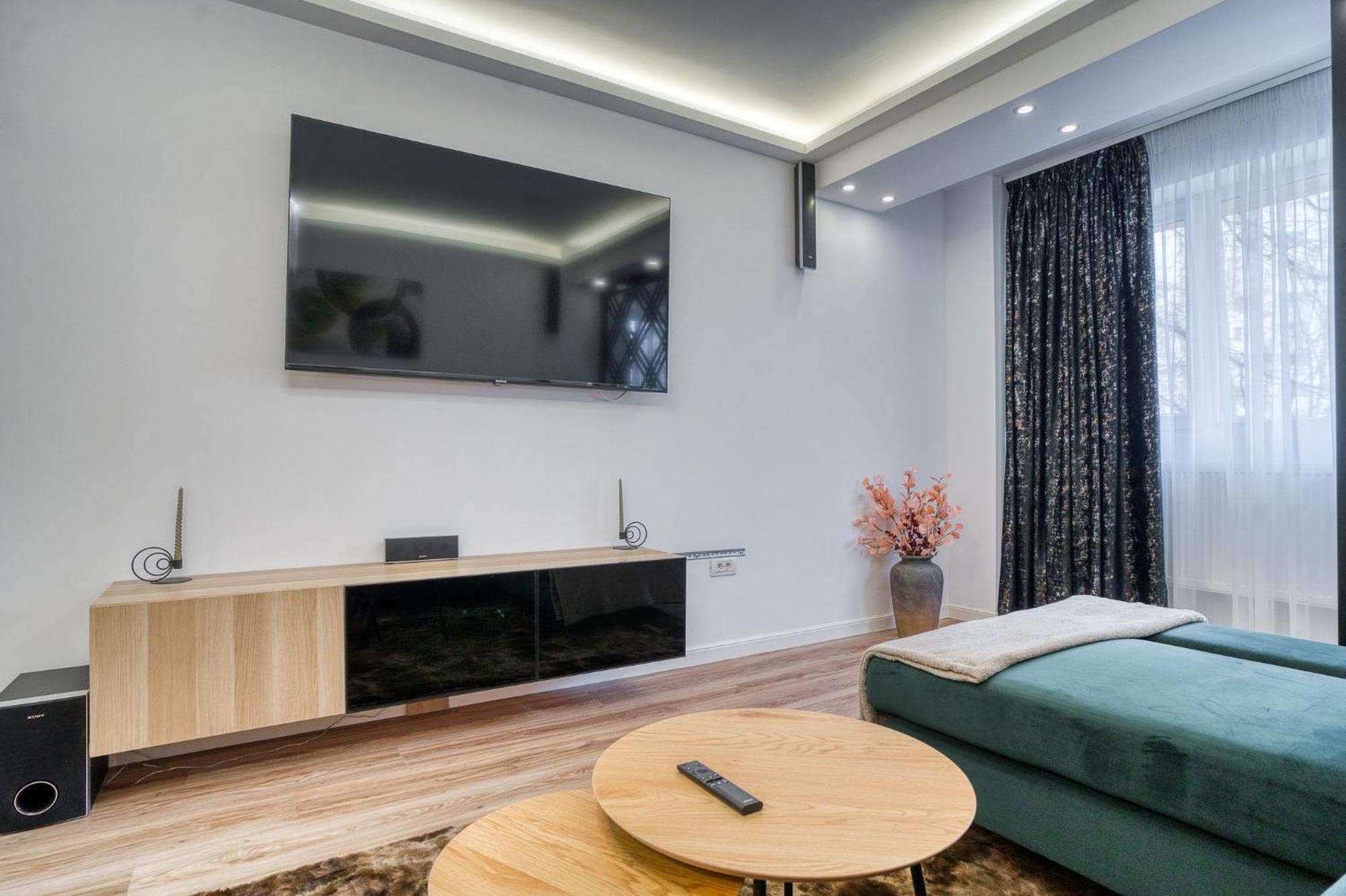 City Chic Retreat: Newly Renovated 1Br Apartment บูคาเรสต์ ภายนอก รูปภาพ