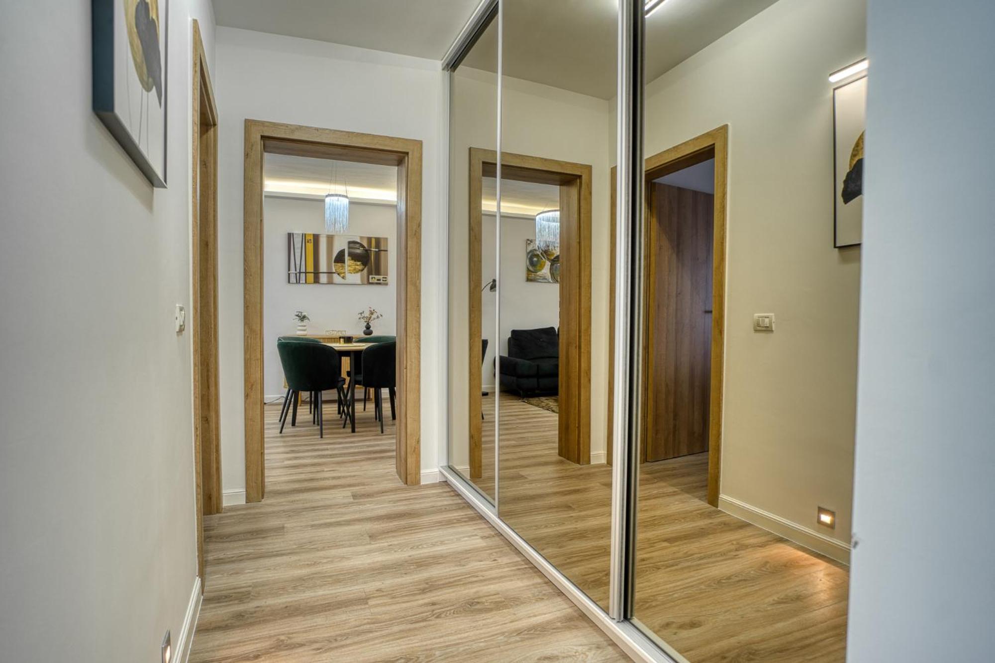 City Chic Retreat: Newly Renovated 1Br Apartment บูคาเรสต์ ภายนอก รูปภาพ